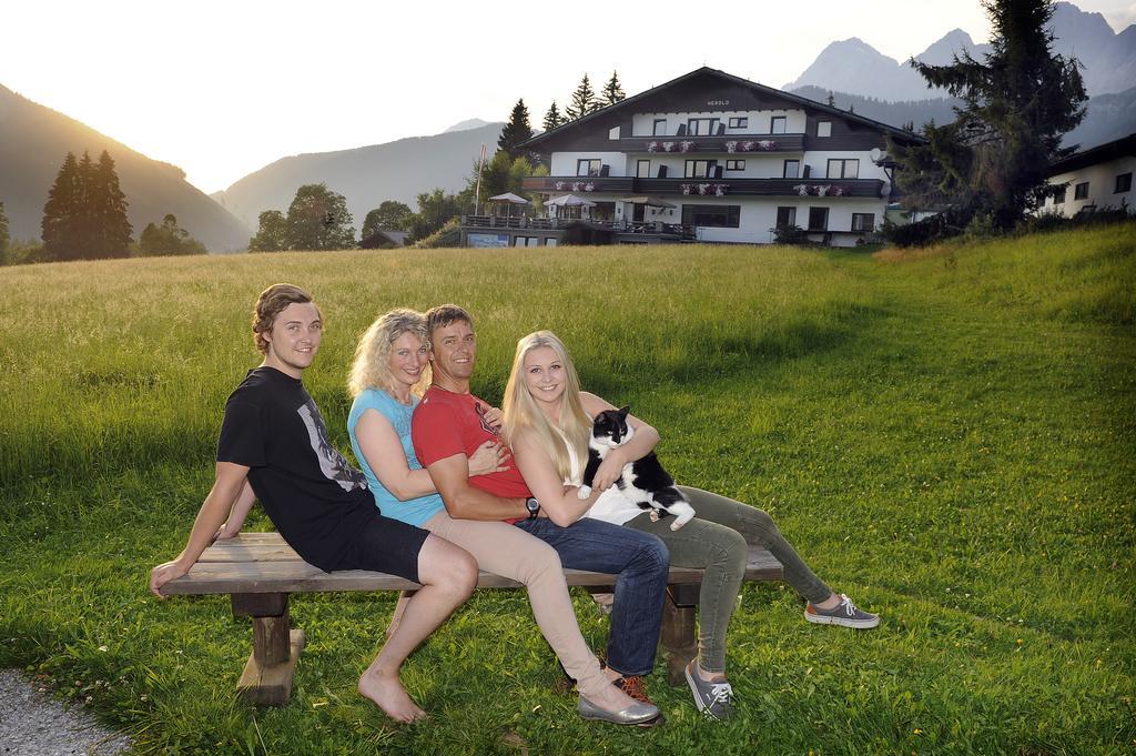 Kraftplatz Am Dachstein - Herold - Fuer Ruhesuchende Und Sportlich Aktive Ramsau am Dachstein Luaran gambar